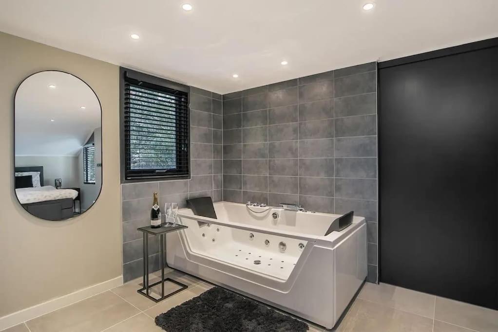 Relaxed Luxe "Boszichthuisje" Met Jacuzzi Bospark Ijsselheide Hattemerbroek Zewnętrze zdjęcie